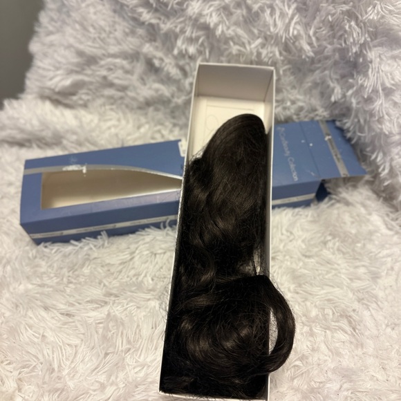 Luxurious Brown Wavy Hair Extensions - Picture 5 of 7